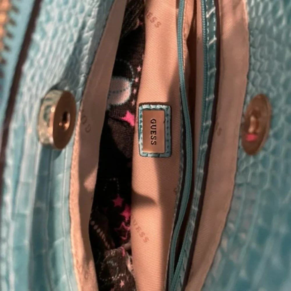 Guess Purse - Picture 5 of 6